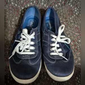 KEDS Size 9 Women's Blue Tie Sneakers NICE CONDITION